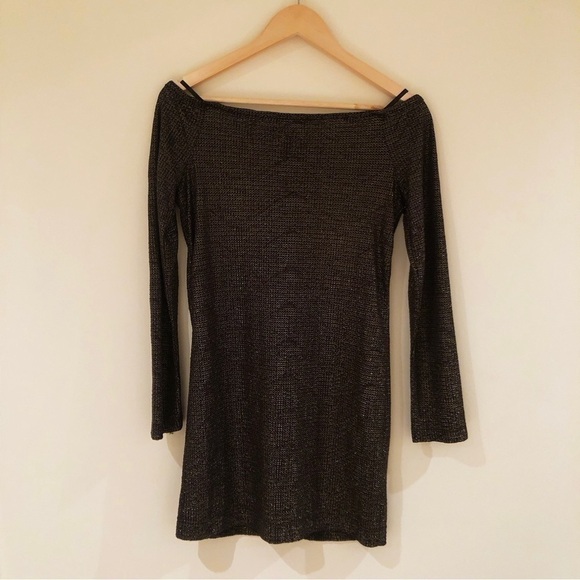 Bcbgeneration Sparkle Tonight off the shoulders  Mini Dress black  gold - Picture 4 of 9